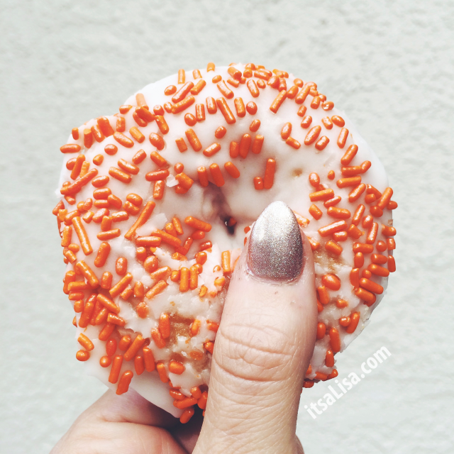 claw nails and a donut for autumn